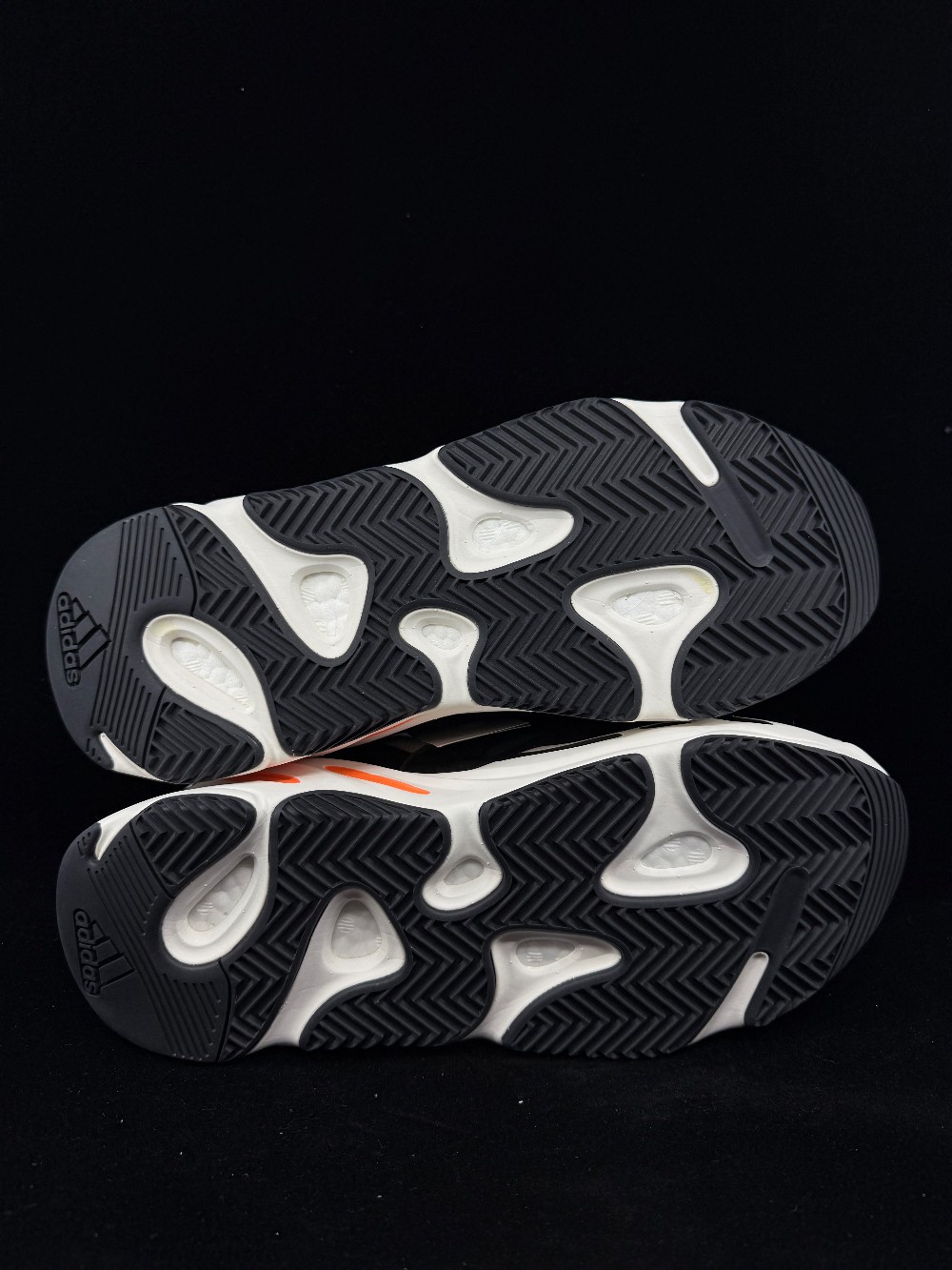 YEEZY 350 V2 - WAVERUNNER