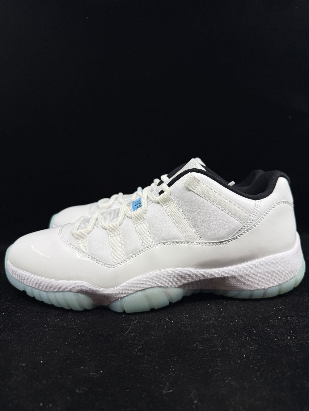AJ 11 LOW - LEGEND BLUE