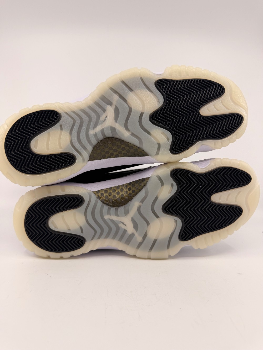 AJ 11 - DMP GRATITUDE (2023)