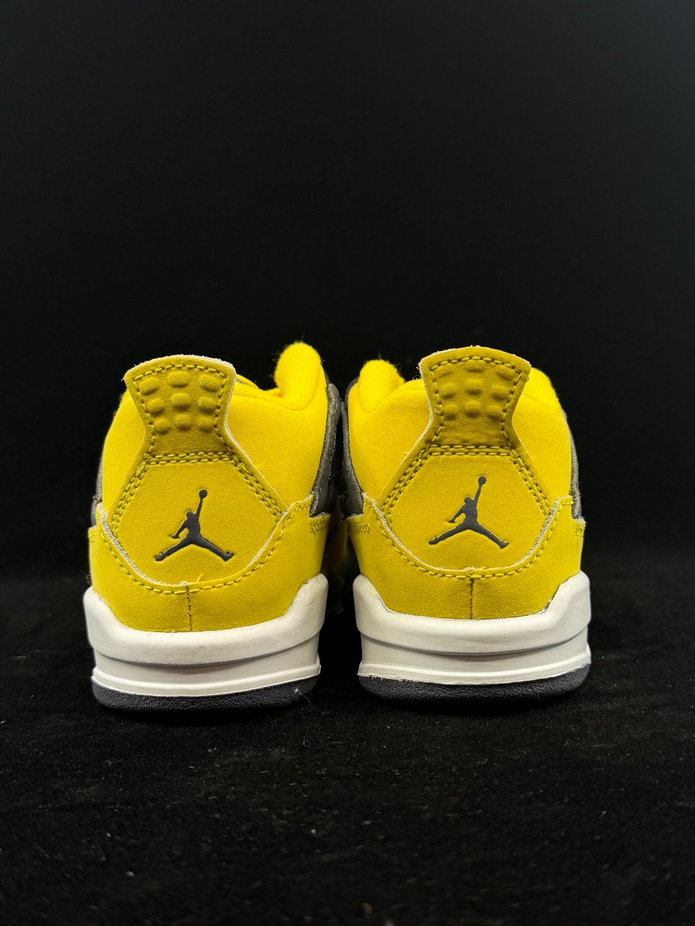 AJ 4 (TD) - LIGHTNING