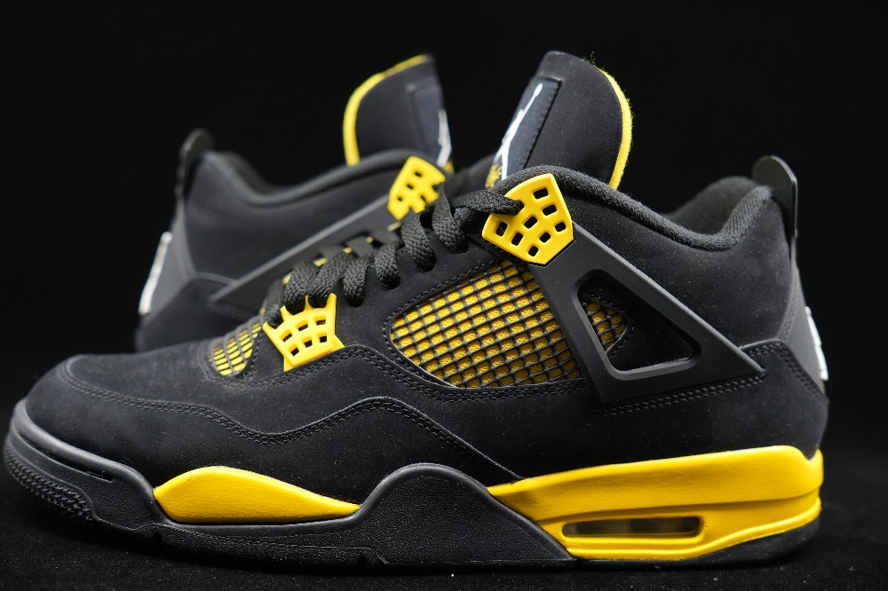 *USED* AJ 4 - YELLOW THUNDER