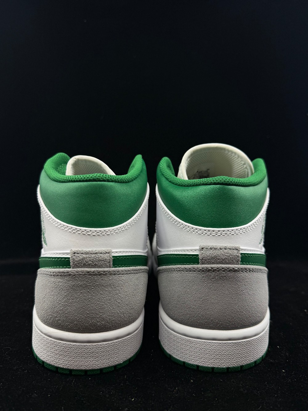 *NO BOX* AJ 1 MID SE - GREY GREEN