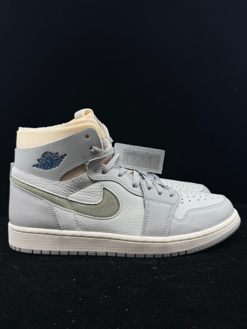 *NO BOX* AJ 1 ZOOM AIR CMFT - LONDON