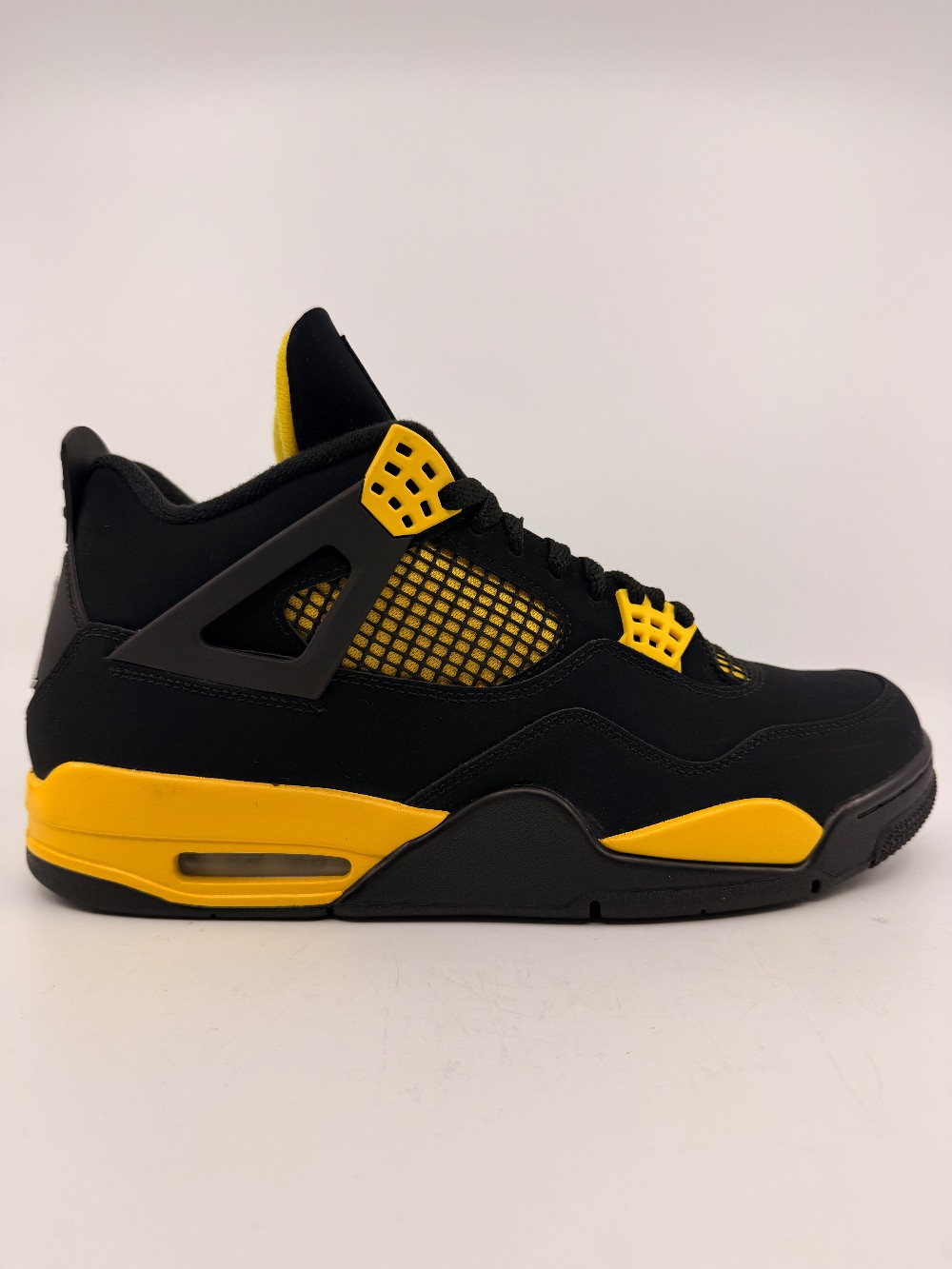 *USED* AJ 4 - THUNDER (2023)