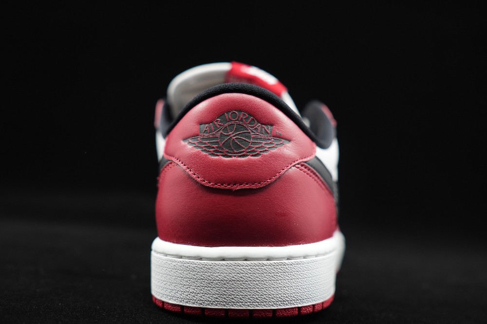 AJ 1 LOW - CHICAGO (2025)