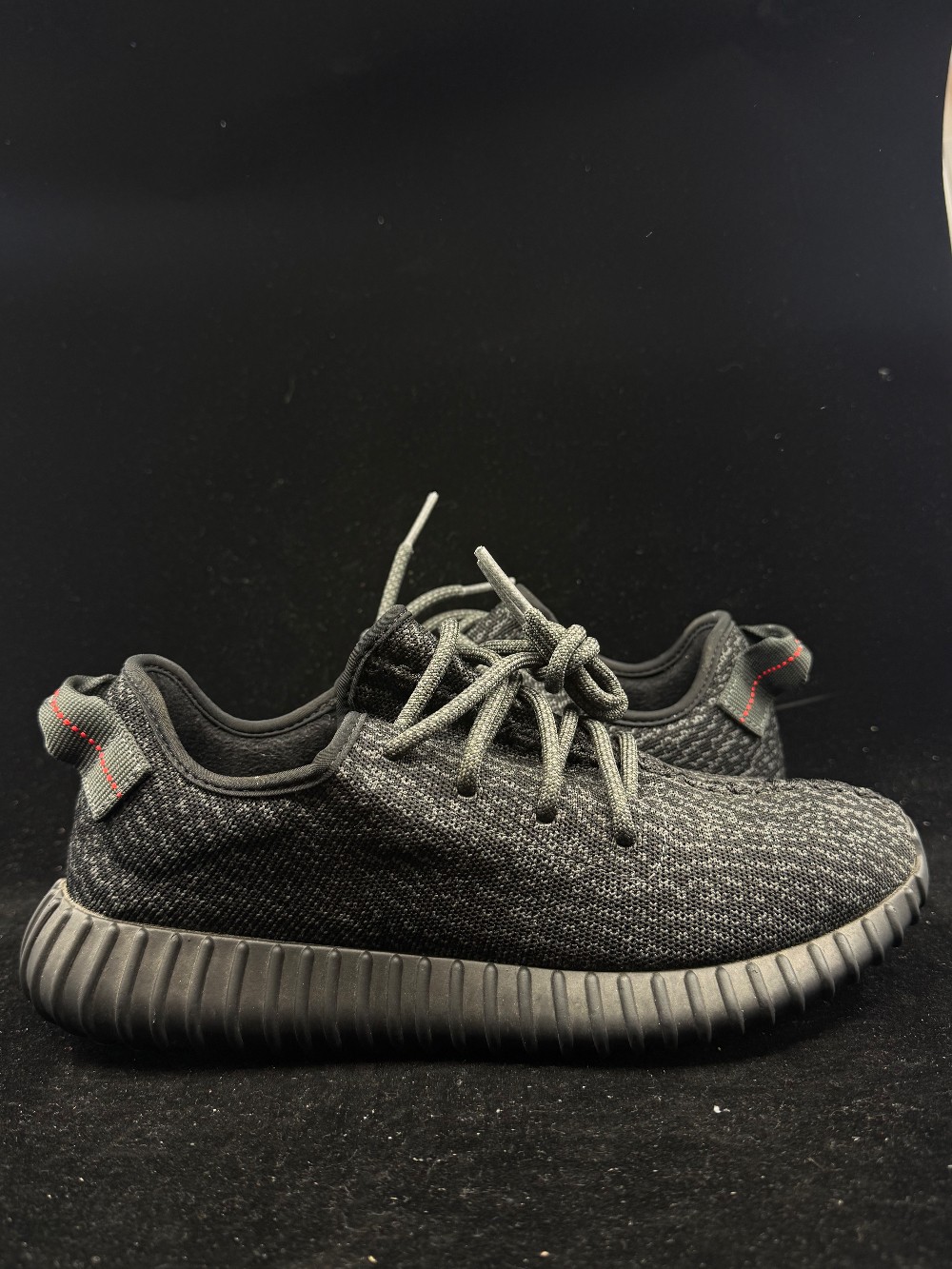 *USED* YEEZY 350 BOOST - PIRATE BLACK (2023)