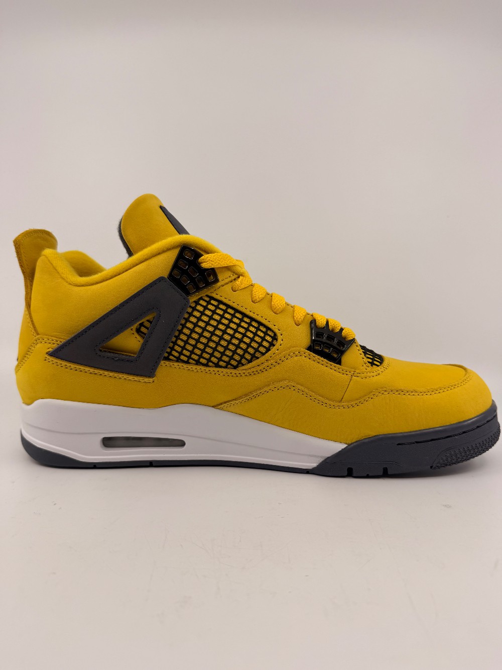 AJ 4 - LIGHTNING (2021)
