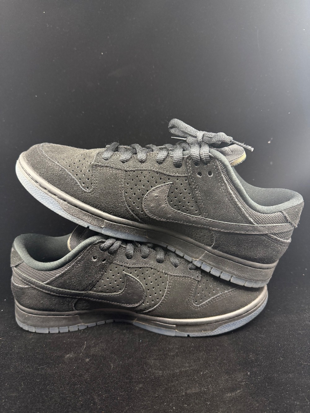 *USED* NIKE DUNK LOW X UNDEFEATED - 5 ON IT