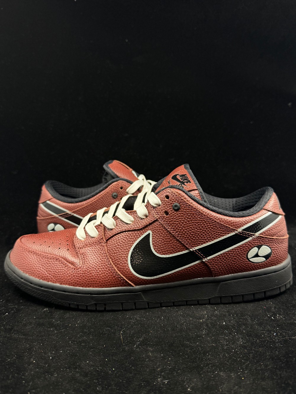*USED* NIKE SB DUNK LOW - LIMOSINE SKATEBOARDS