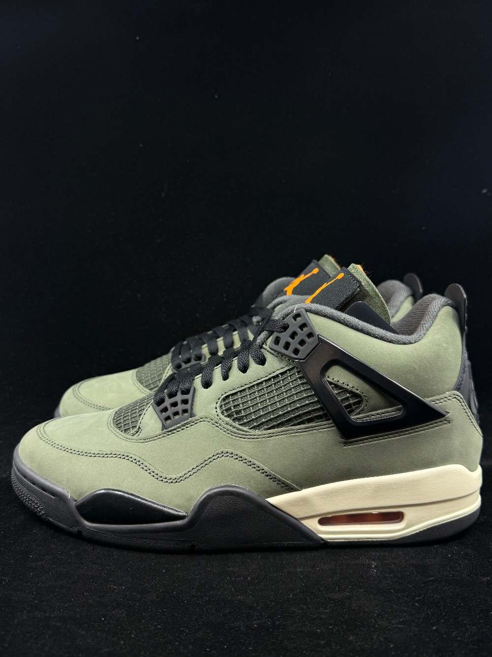 AJ 4 - UNDEFEATED (2025)