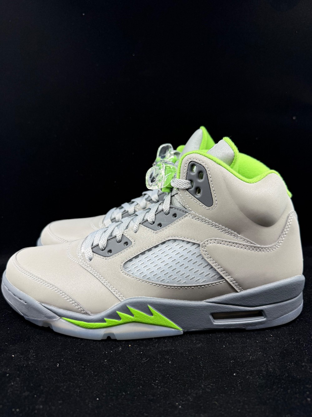 AJ 5 - GREEN BEAN (2022)