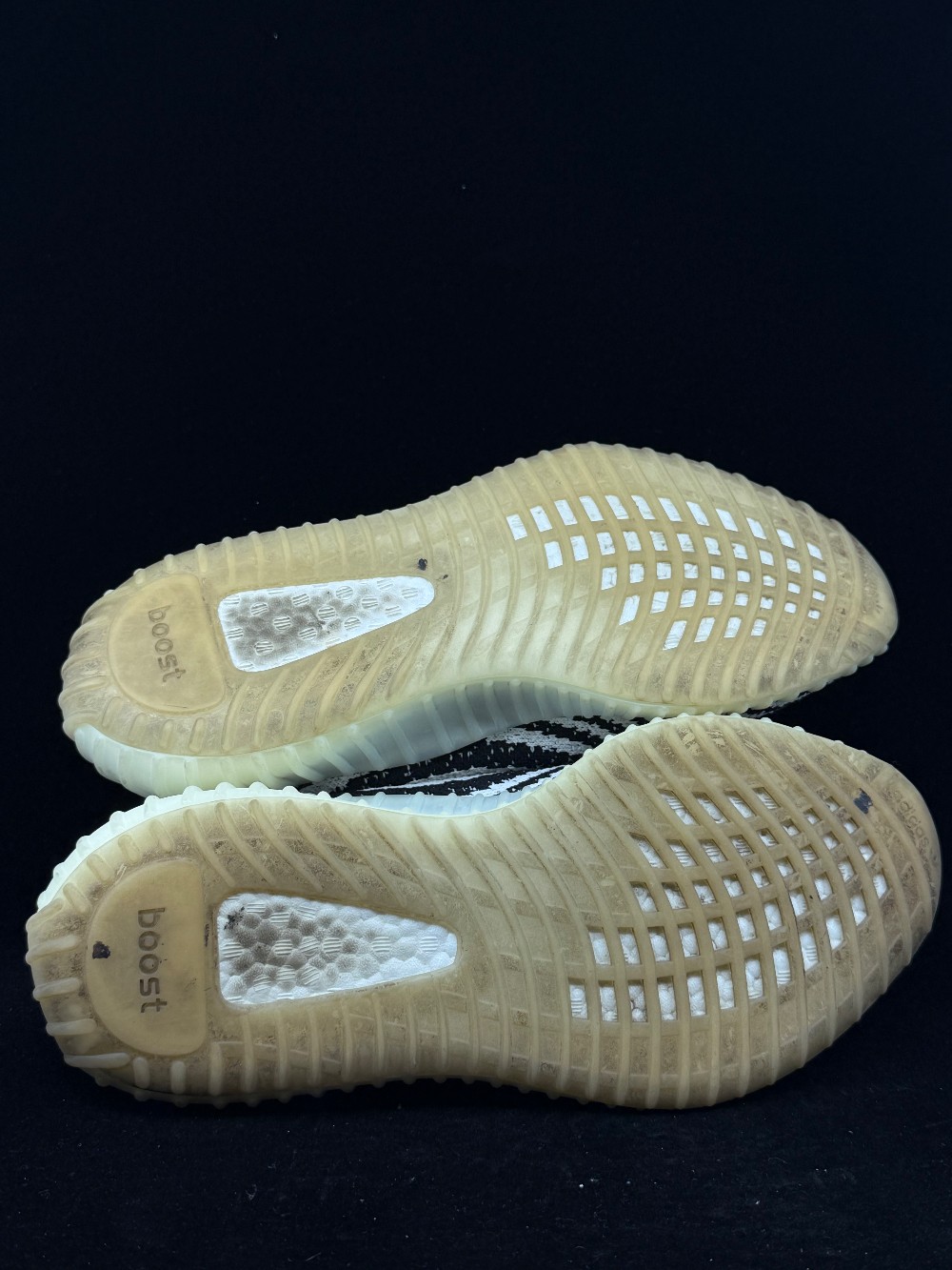 *USED* YEEZY 350 BOOST V2 - ZEBRA