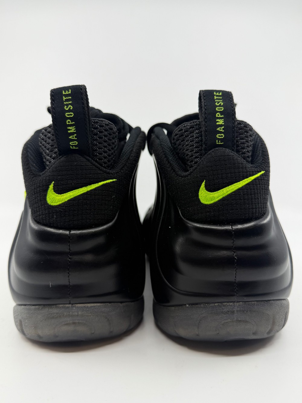NIKE AIR FOAMPOSITE - VOLTAGE (2026)