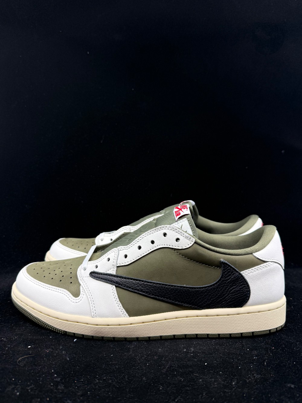 AJ 1 LOW X TRAVIS SCOTT - MEDIUM OLIVE