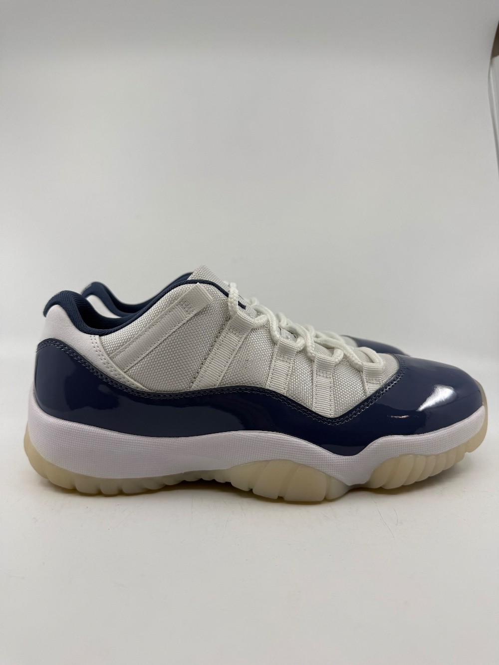 *VNDS* AJ 11 LOW - DIFFUSED BLUE
