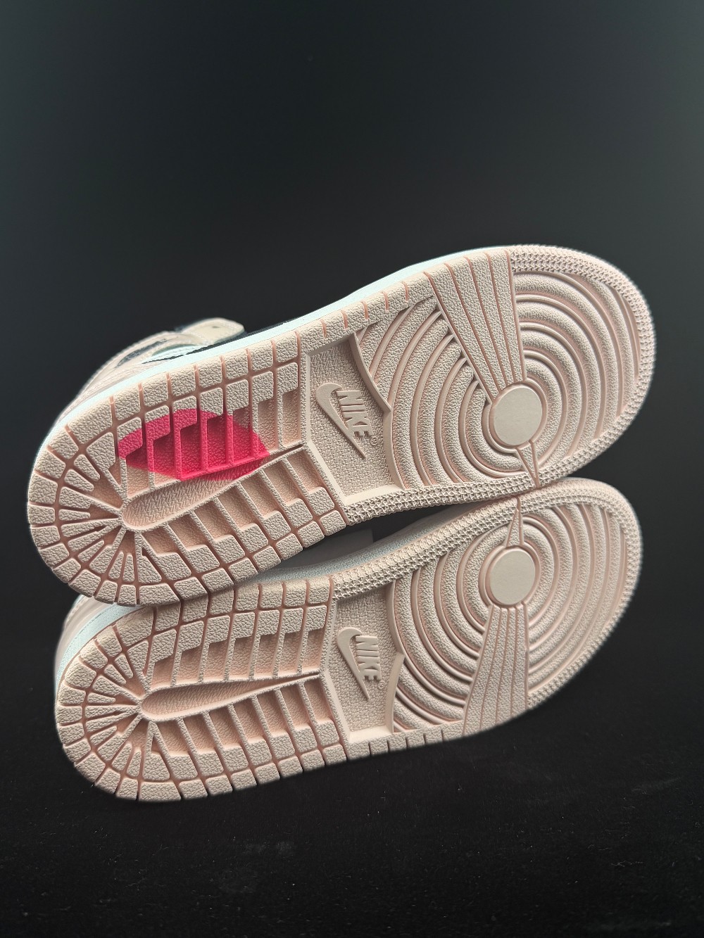 AJ 1 (PS) - ATMOSPHERE