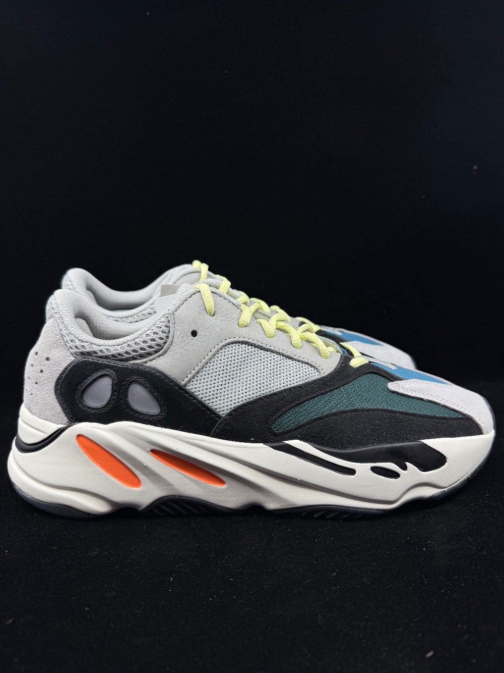 YEEZY 350 V2 - WAVERUNNER