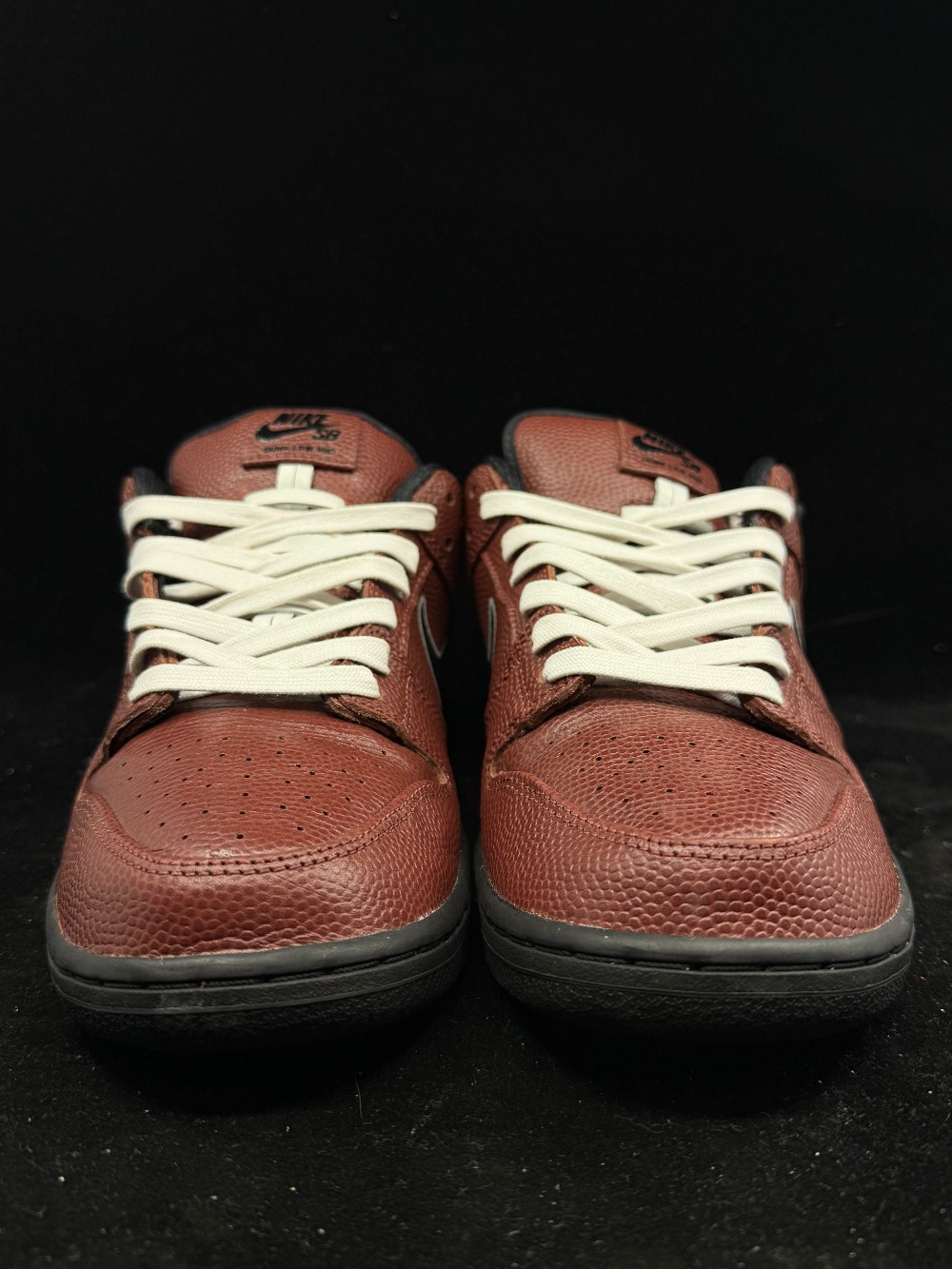 *USED* NIKE SB DUNK LOW - LIMOSINE SKATEBOARDS