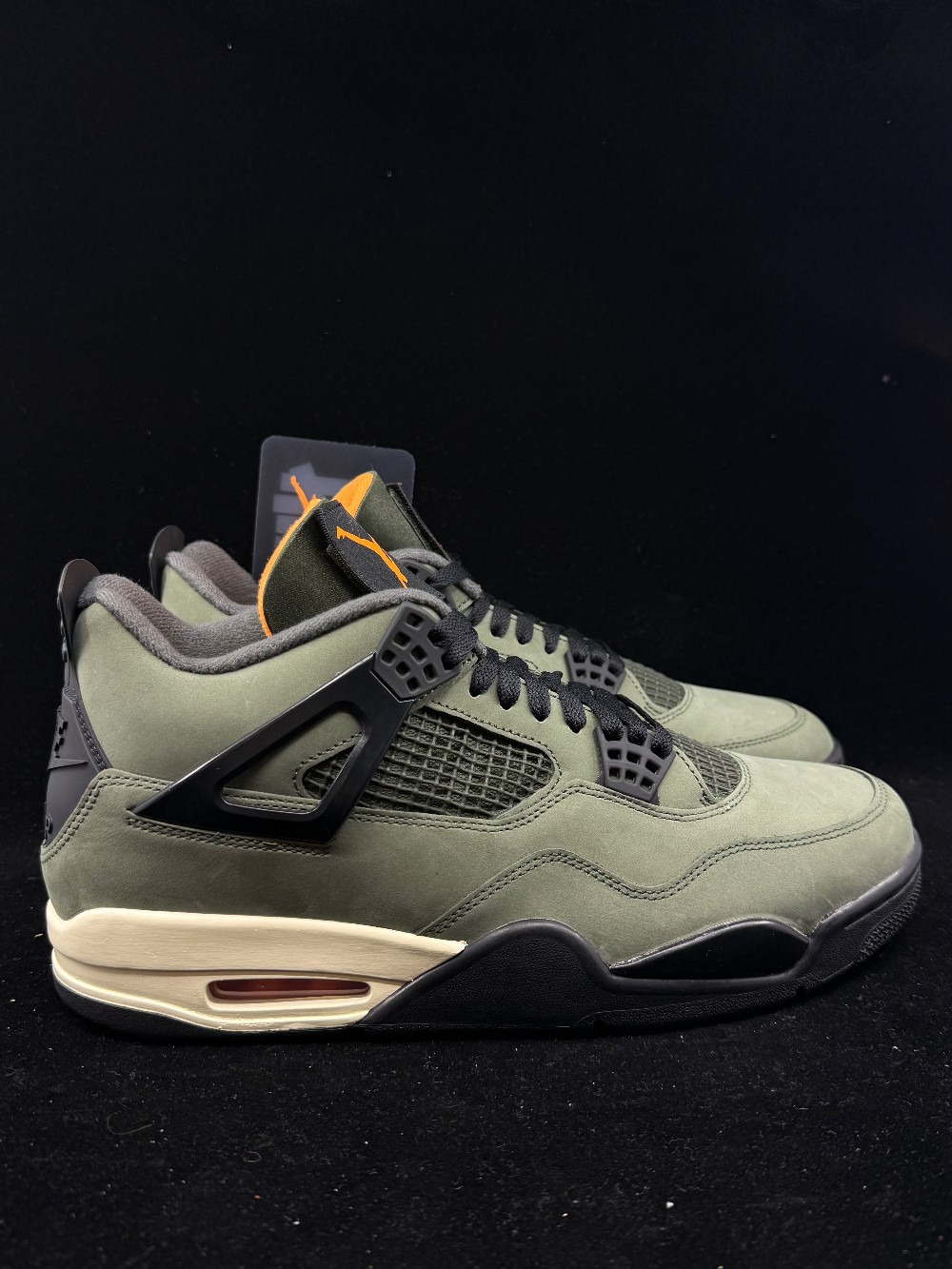 AJ 4 - UNDEFEATED (2025)