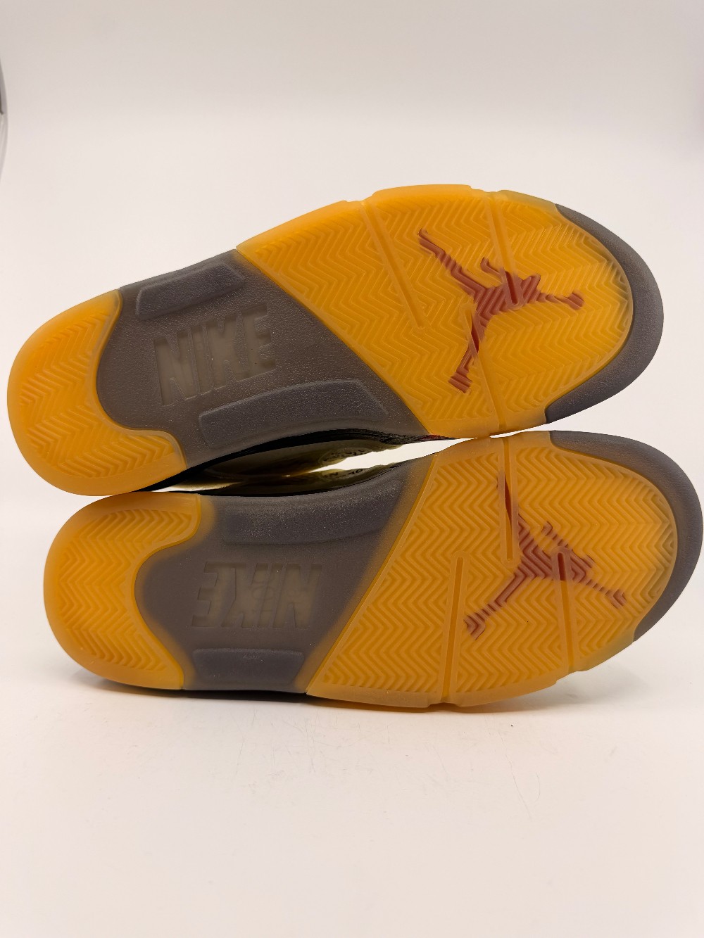 AJ 5 X OFF-WHITE - SAIL