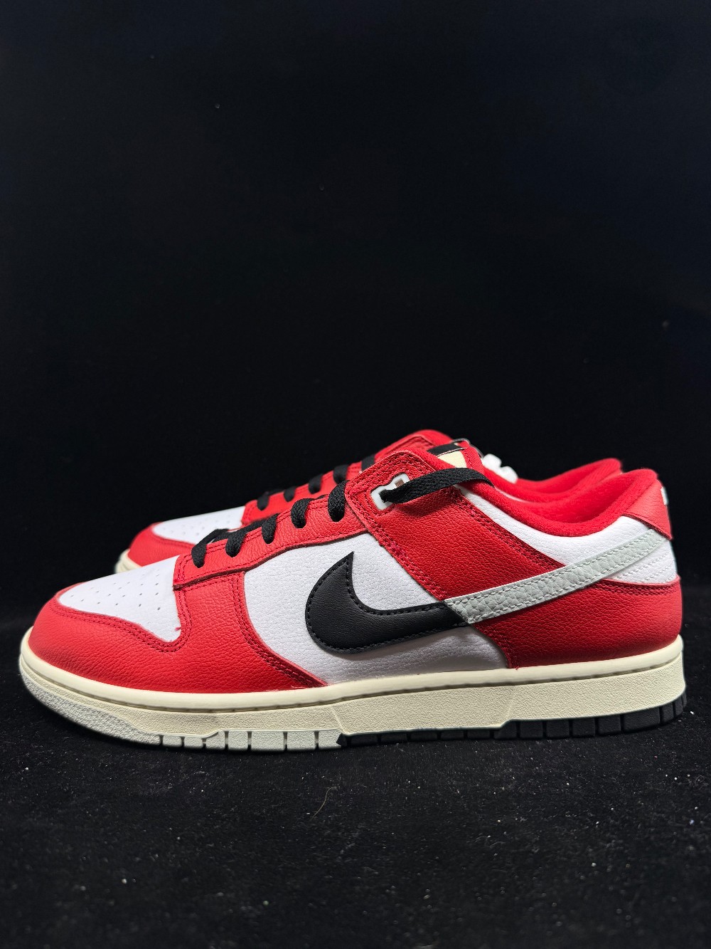 NIKE DUNK LOW - CHICAGO SPLIT
