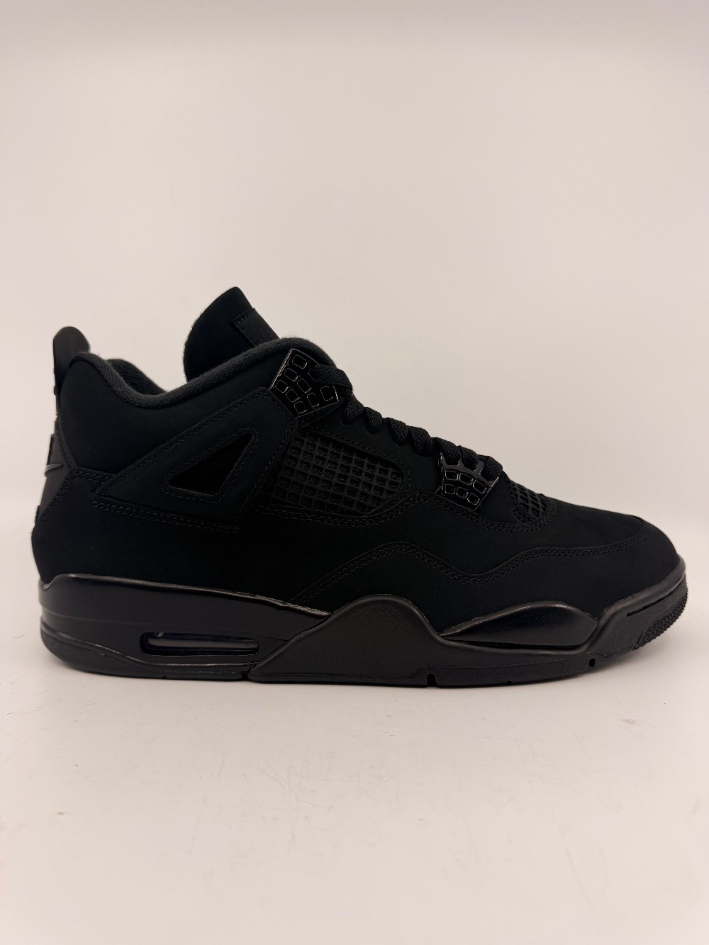 AJ 4 - BLACK CAT (2025)