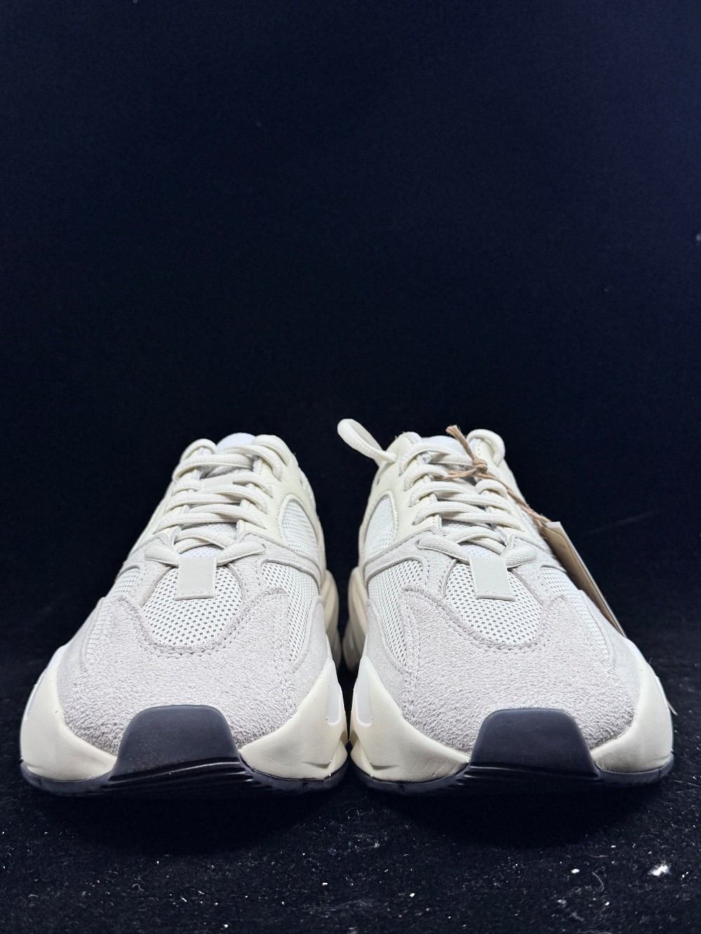 YEEZY 700 BOOST - ANALOG