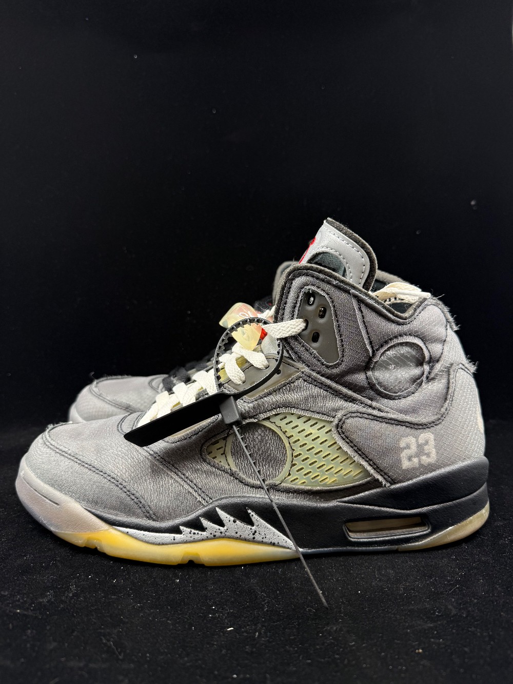 *USED* AJ 5 X OFF WHITE - MUSLIN