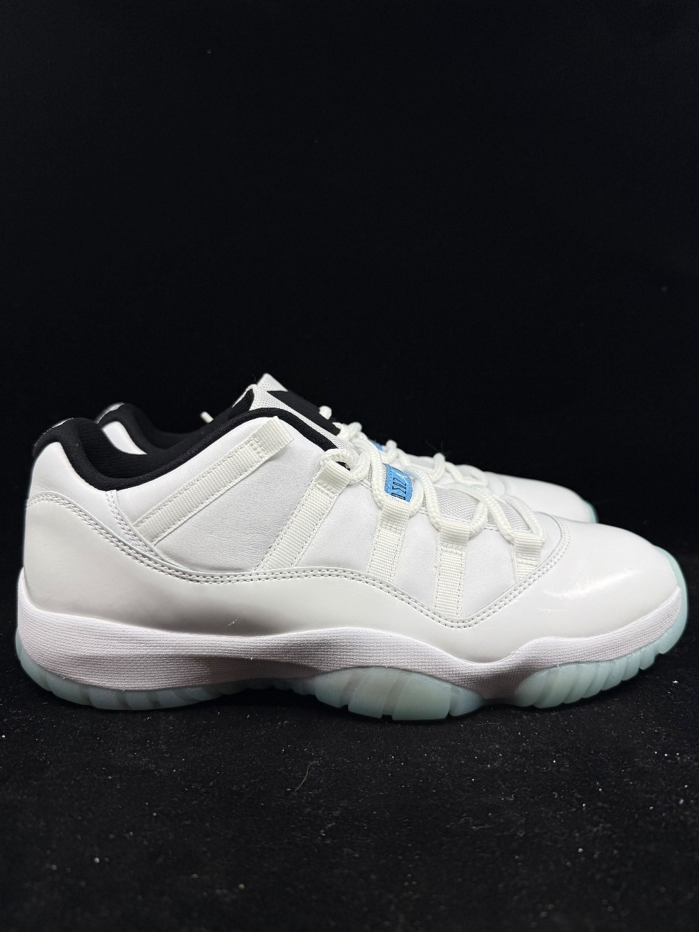 AJ 11 LOW - LEGEND BLUE