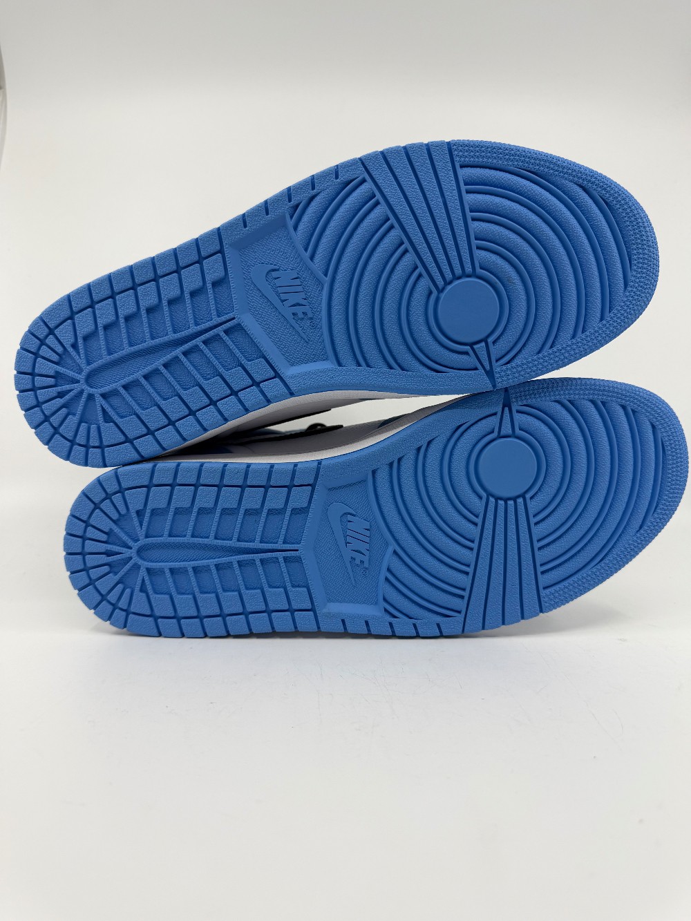 AJ 1 - UNIVERSITY BLUE