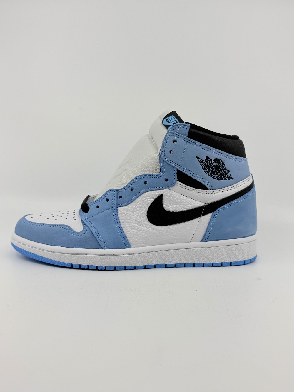 AJ 1 - UNIVERSITY BLUE
