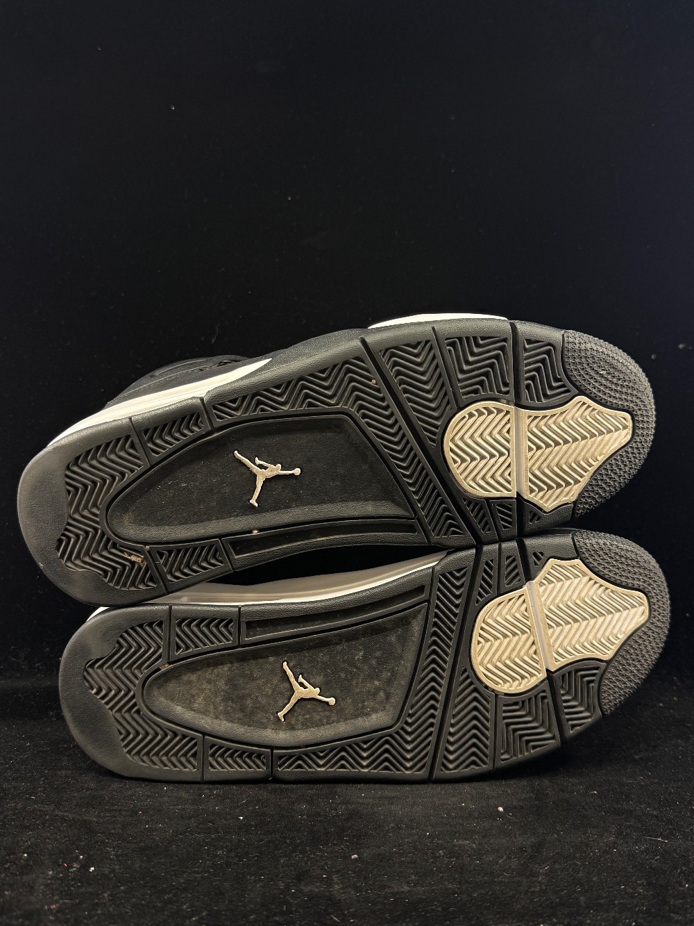 *USED* AJ 4 - WHITE THUNDER