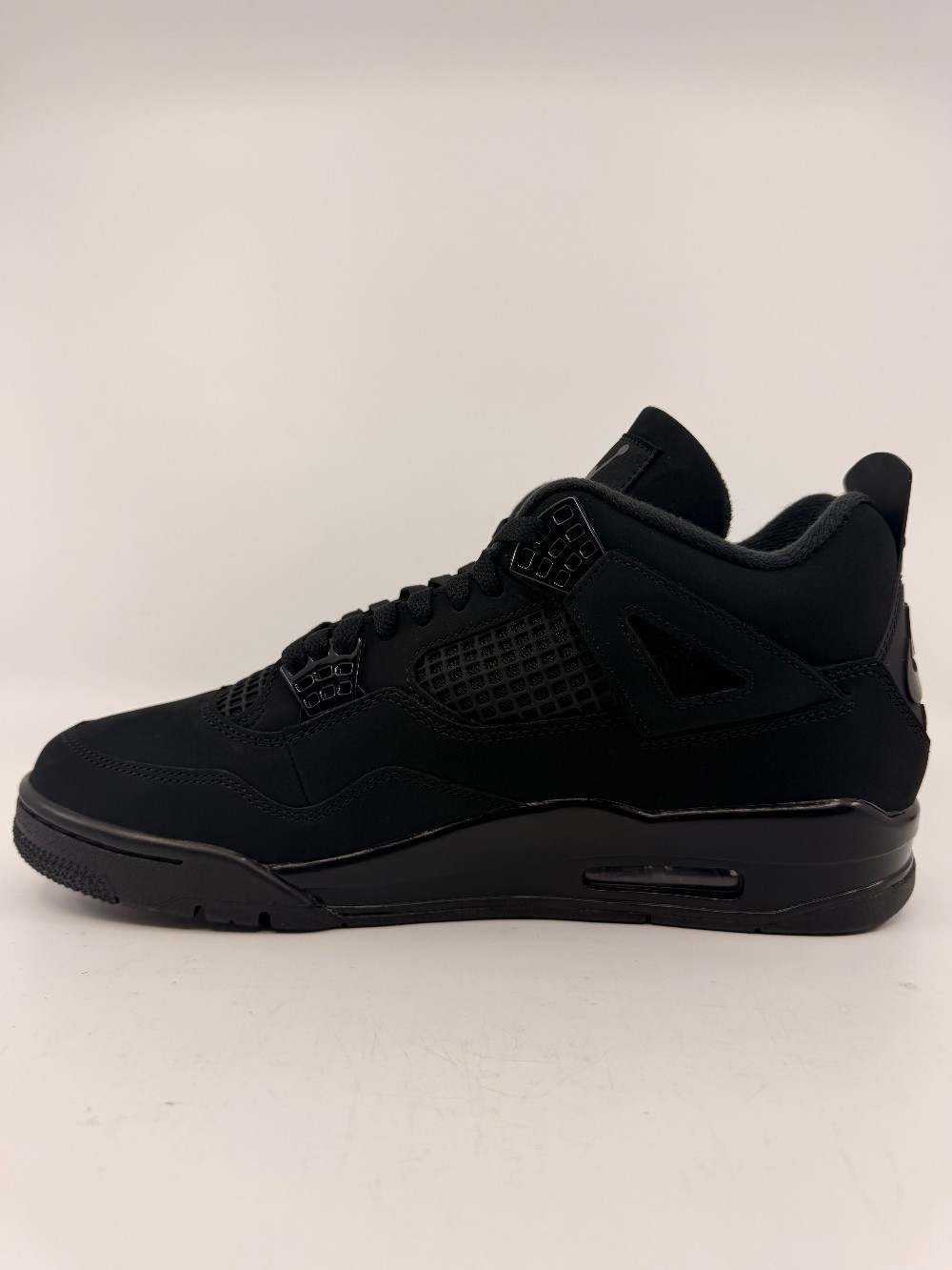 AJ 4 - BLACK CAT (2025)