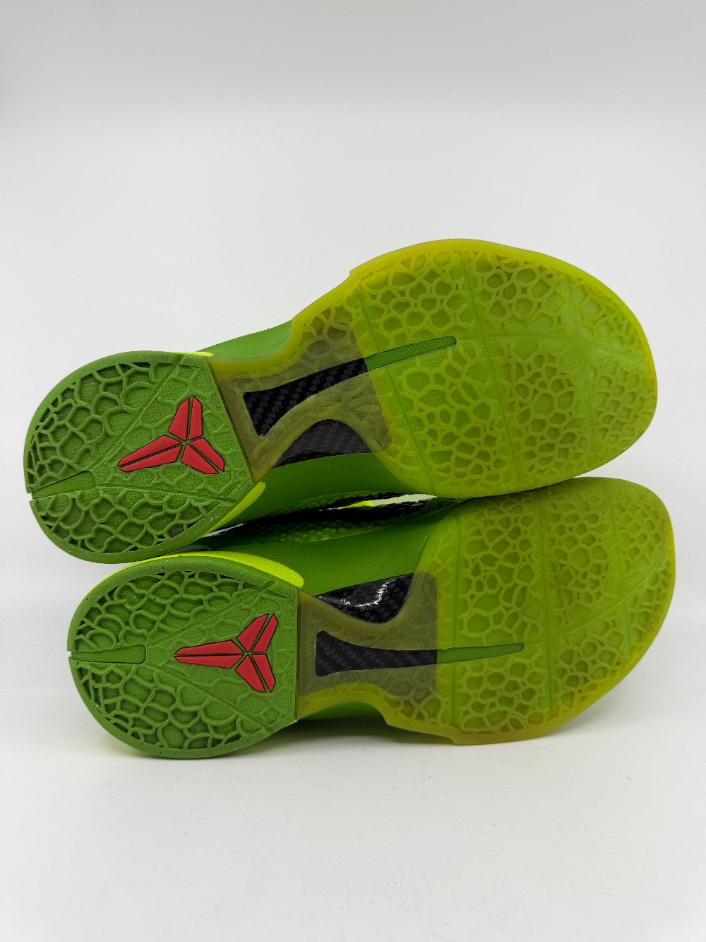 *USED* NIKE KOBE 6 PROTRO - GRINCH (2020)