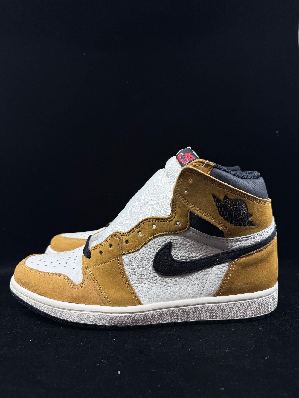 AJ 1 - ROOKIE OF THE YEAR