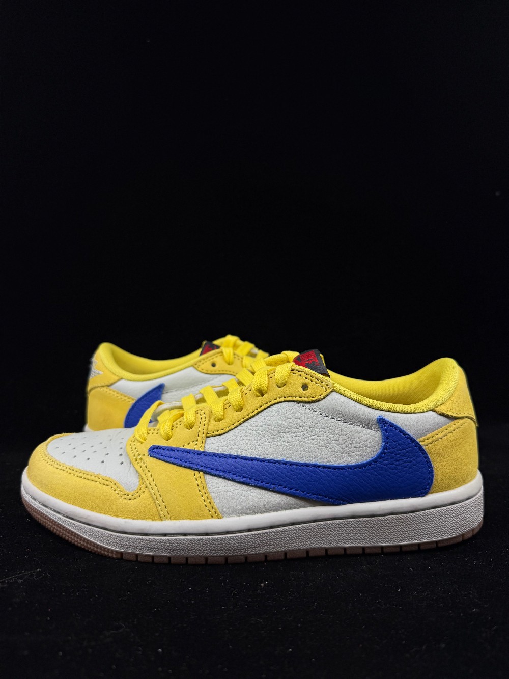*USED* AJ 1 LOW X TRAVIS SCOTT (W) - CANARY