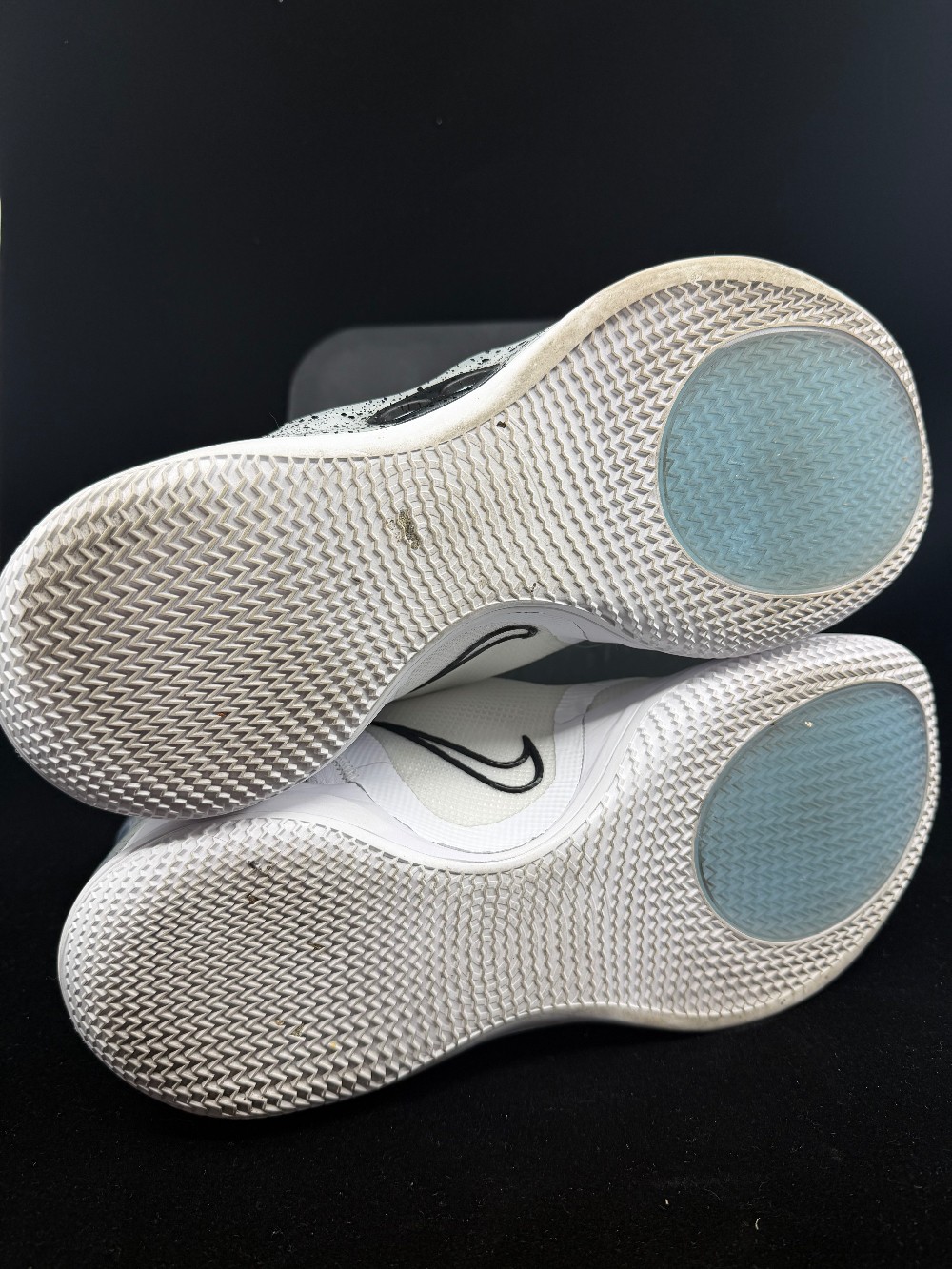 *USED* NIKE ADAPT BB 2.0 - OREO (US CHARGER)