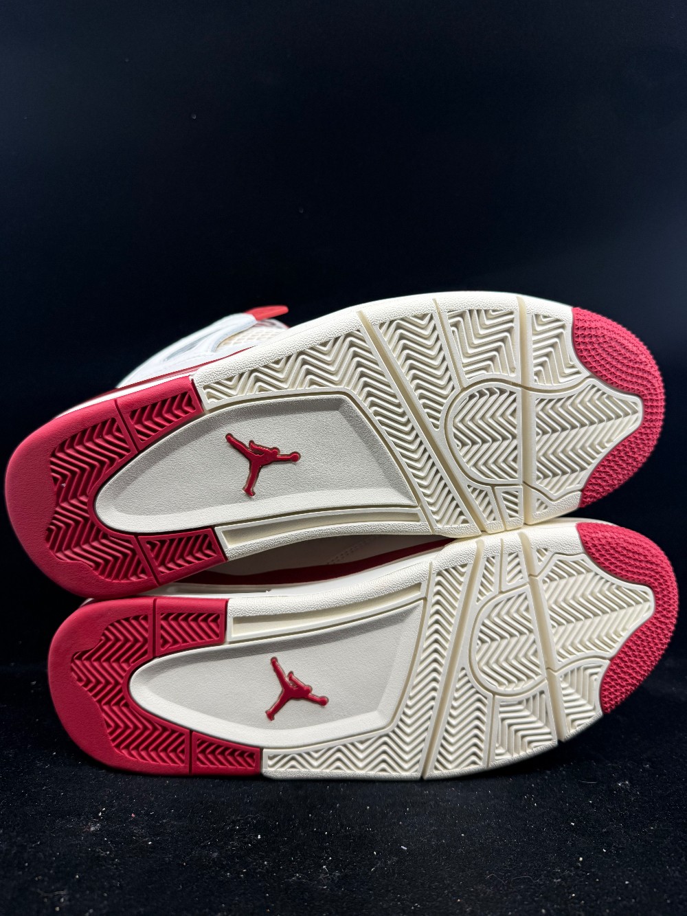 AJ 4 (W) - VALENTINES DAY SIERRA RED