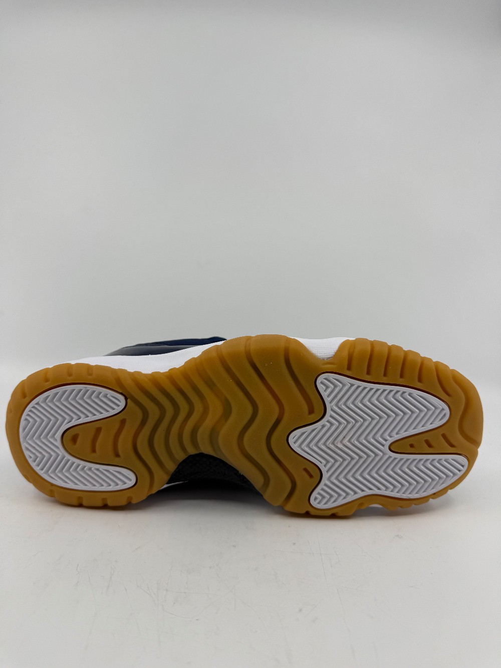 AJ 11 LOW - MIDNIGHT NAVY