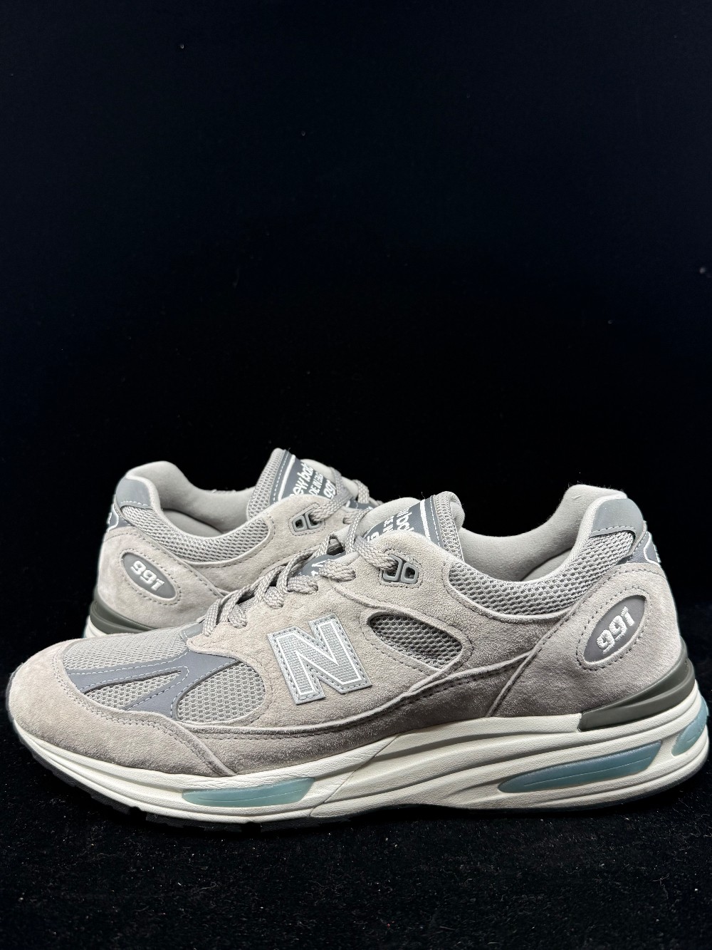 *USED* NEW BALANCE 991V2 - ROCK RIDGE GREY