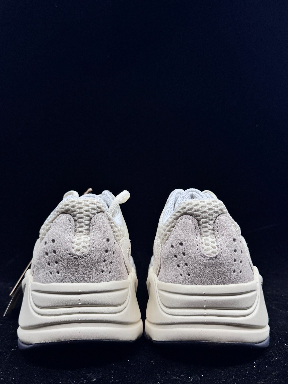 YEEZY 700 BOOST - ANALOG