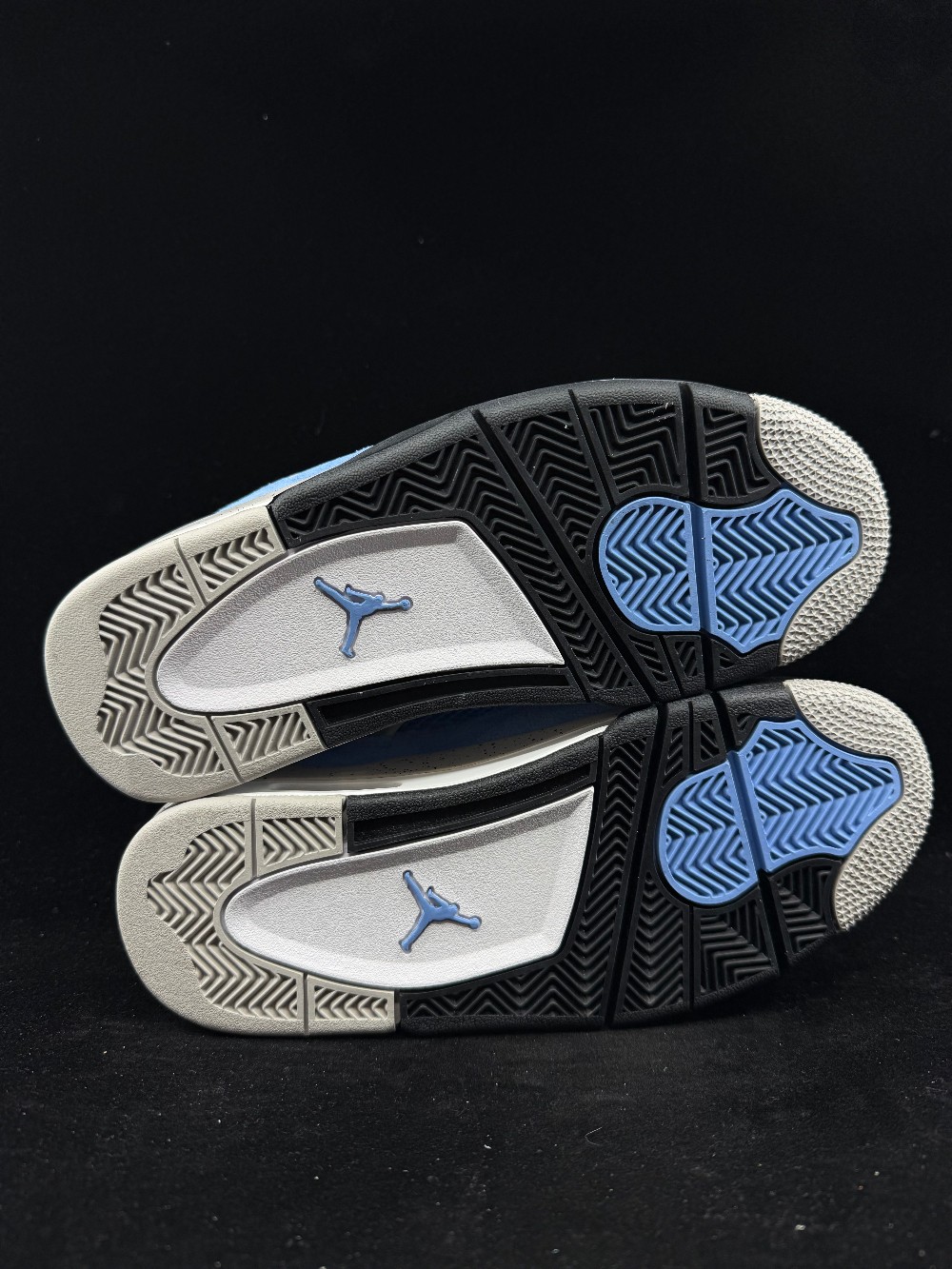 AJ 4 (GS) - UNIVERSITY BLUE