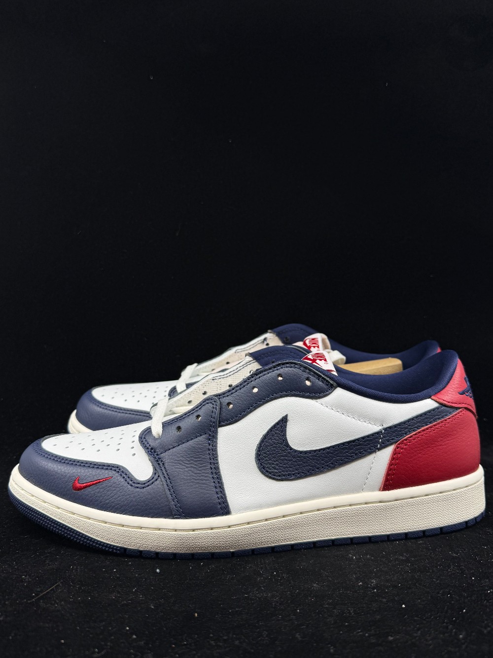 AJ 1 LOW - HOWARD UNIVERSITY