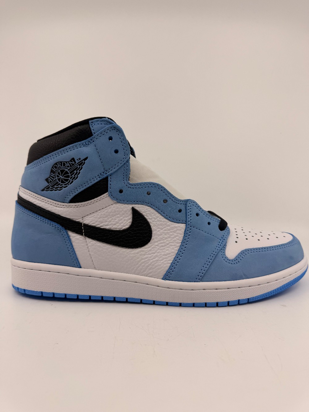 AJ 1 - UNIVERSITY BLUE
