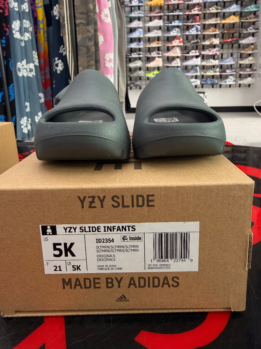 *USED* YEEZY SLIDE (TD) SLATE MARINE