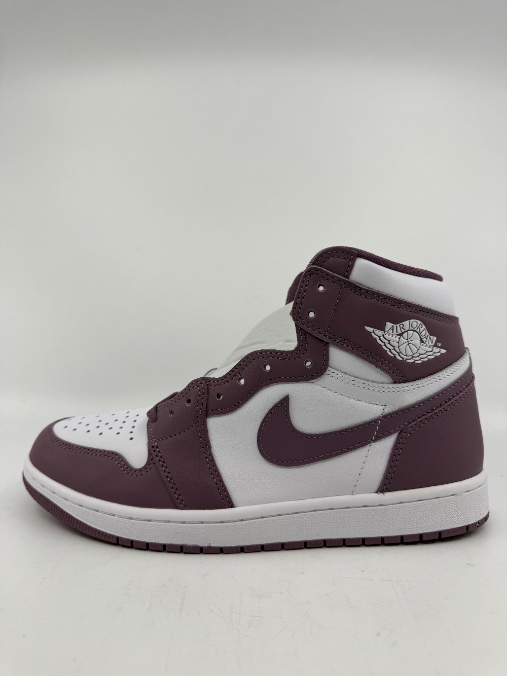 AJ 1 - ARTISANAL TEAM RED
