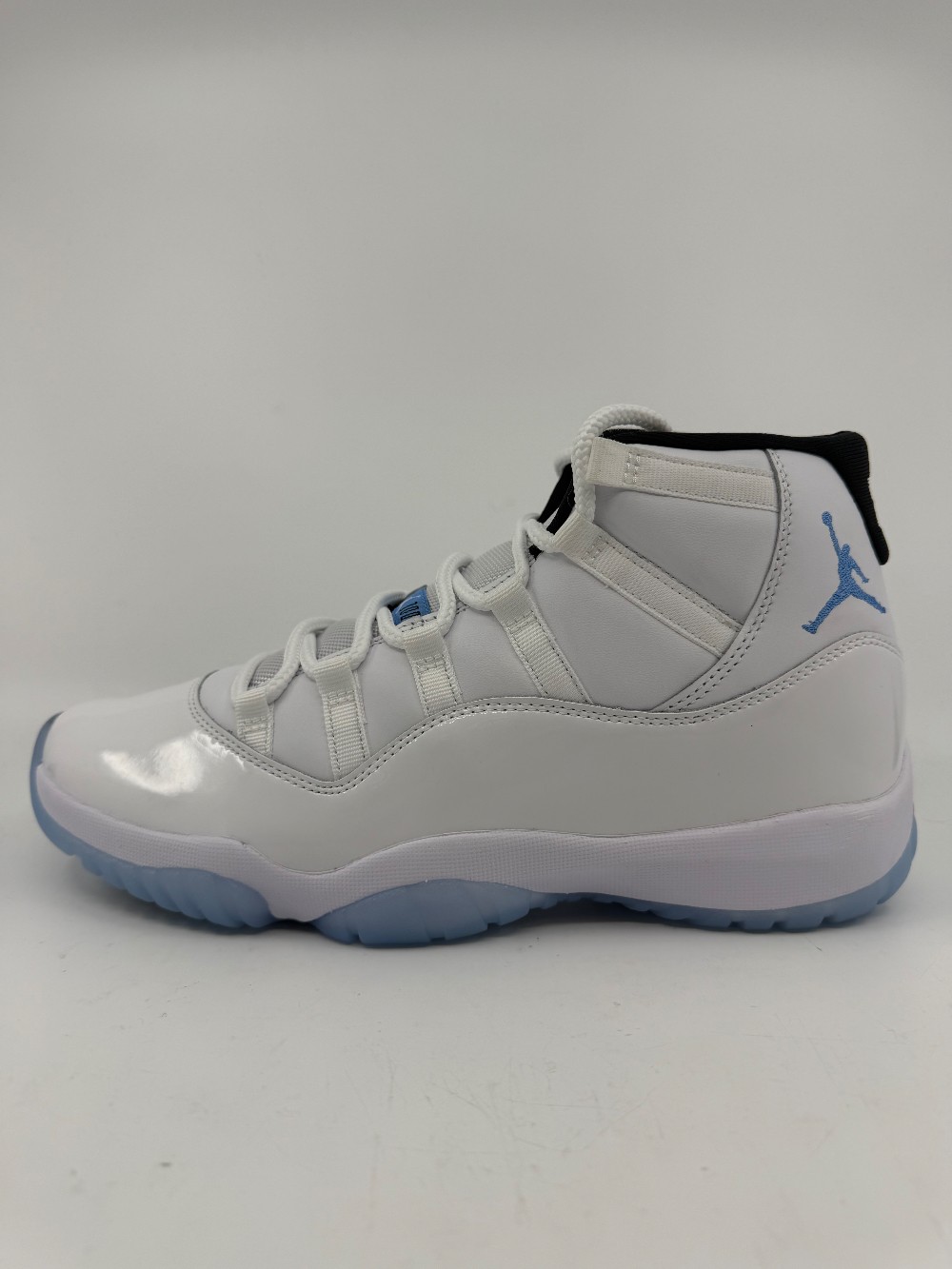 AJ 11 - LEGEND BLUE (2024)