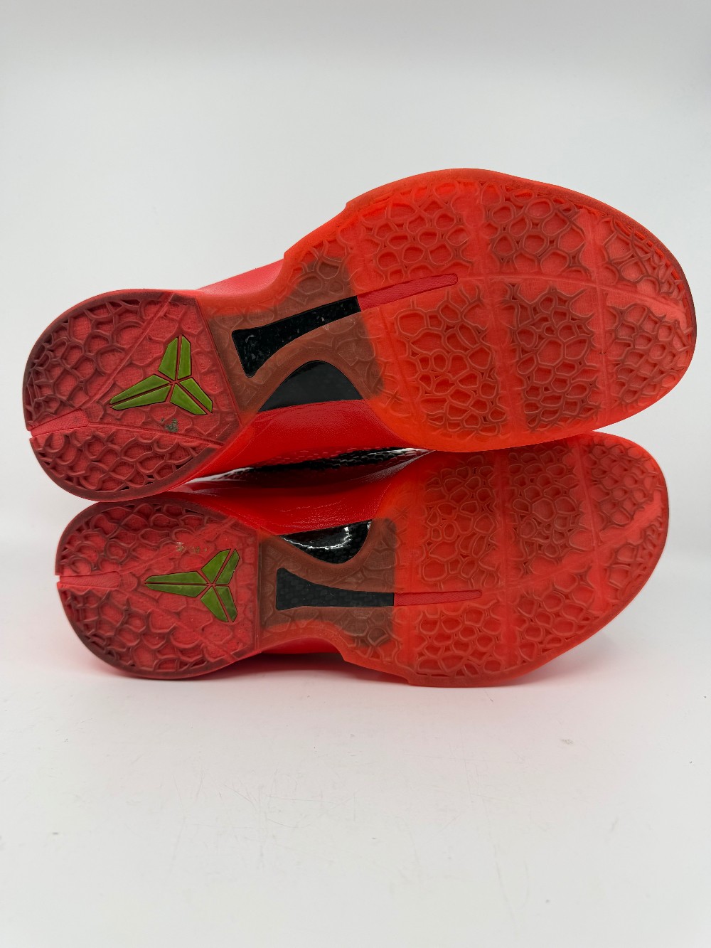 *USED* NIKE KOBE 6 PROTRO - REVERSE GRINCH