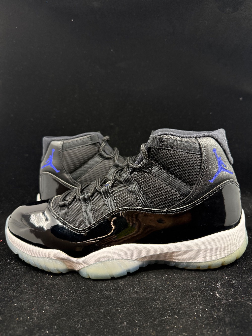 *USED* AJ 11 - SPACE JAM (2016)