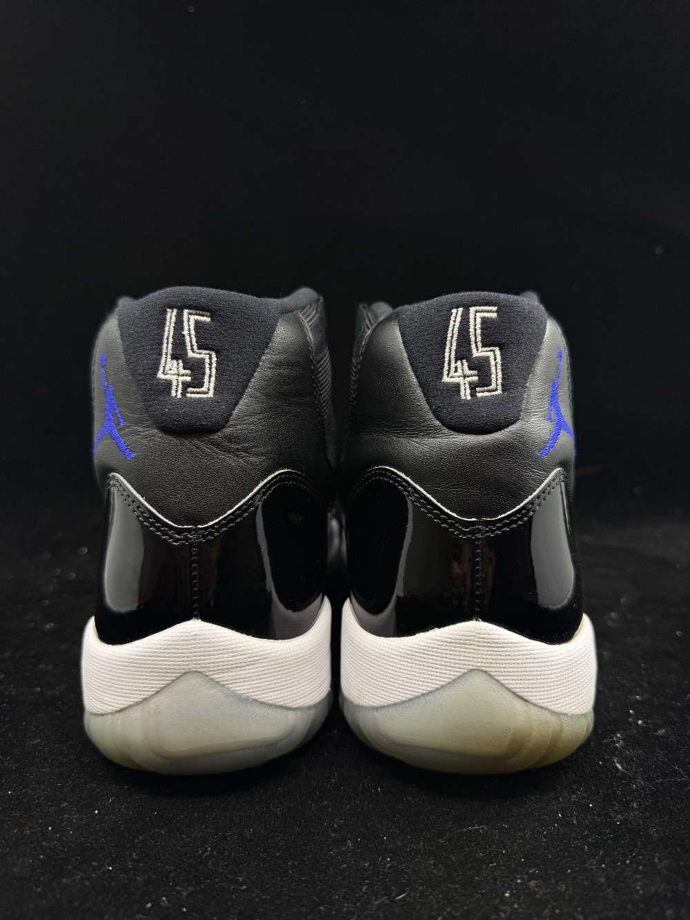 *USED* AJ 11 - SPACE JAM (2016)